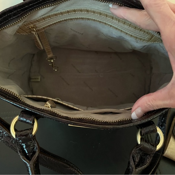 EUC Brahmin handbag with Wallet - Picture 3 of 8